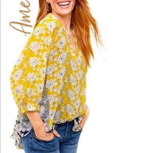 Cabi Amelia Gather Blouse Yellow Marigold Sleeveless size small